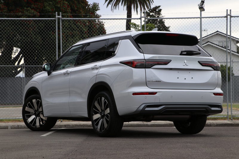 2026 Mitsubishi Outlander VRX 2WD 2.5P image 2