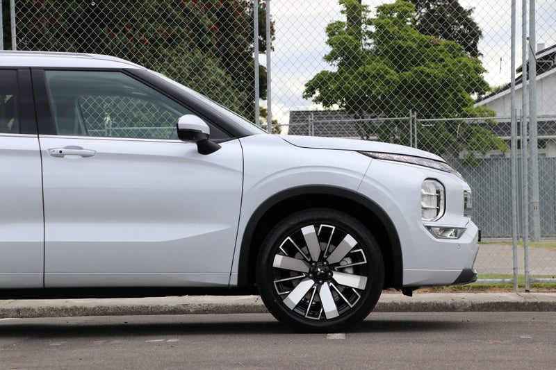 2026 Mitsubishi Outlander VRX 2WD 2.5P image 4