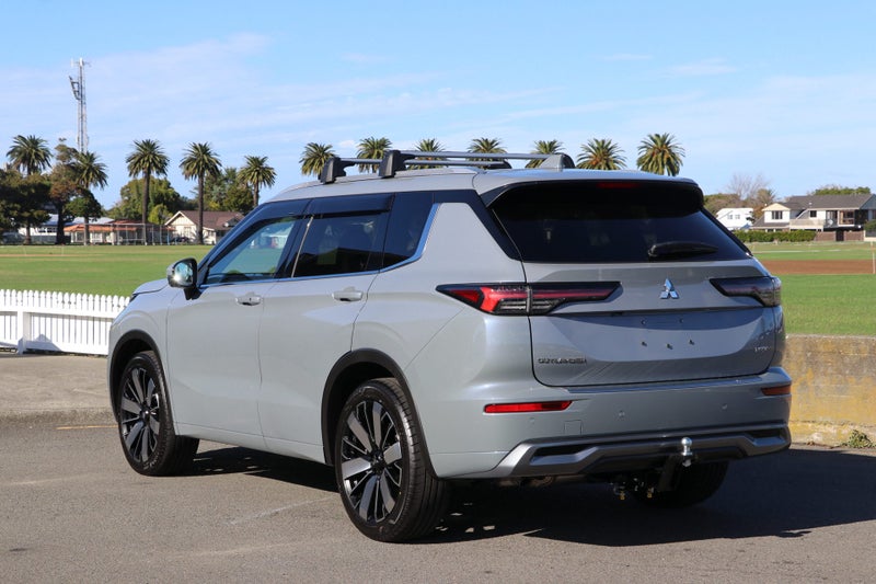 2026 Mitsubishi Outlander VRX 2WD 2.5P image 2