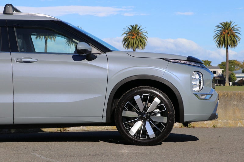 2026 Mitsubishi Outlander VRX 2WD 2.5P image 4