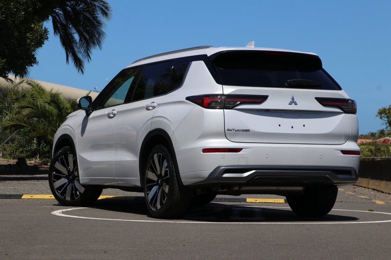 2026 Mitsubishi Outlander VRX 2WD 2.5P image 2