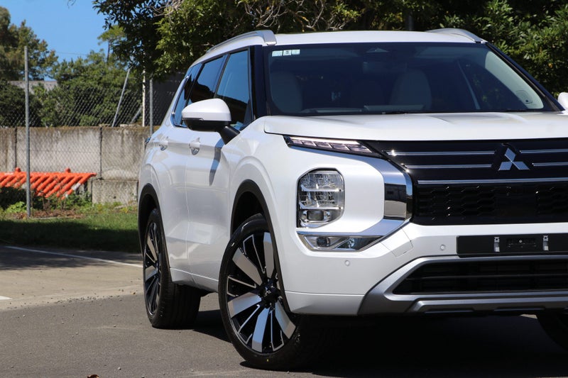 2026 Mitsubishi Outlander VRX 2WD 2.5P image 5