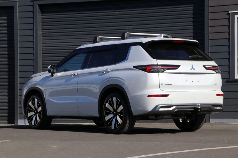 2026 Mitsubishi Outlander VRX 2WD 2.5P image 2