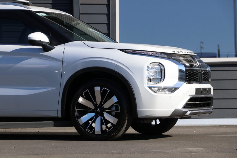 2026 Mitsubishi Outlander VRX 2WD 2.5P image 5