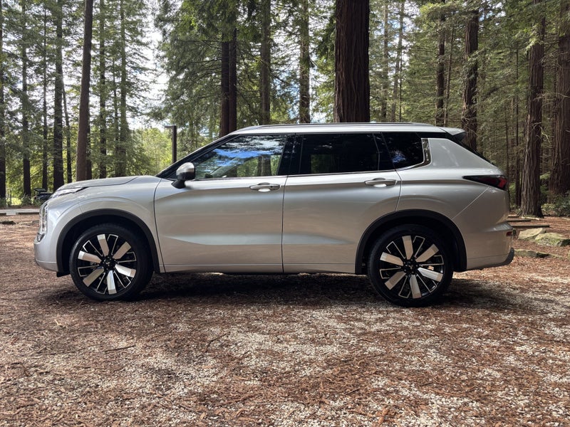 2026 Mitsubishi Outlander VRX 2WD image 4