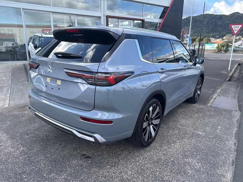 2026 Mitsubishi Outlander VRX image 4
