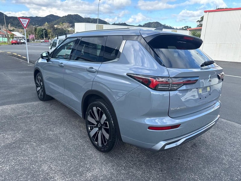 2026 Mitsubishi Outlander VRX image 5