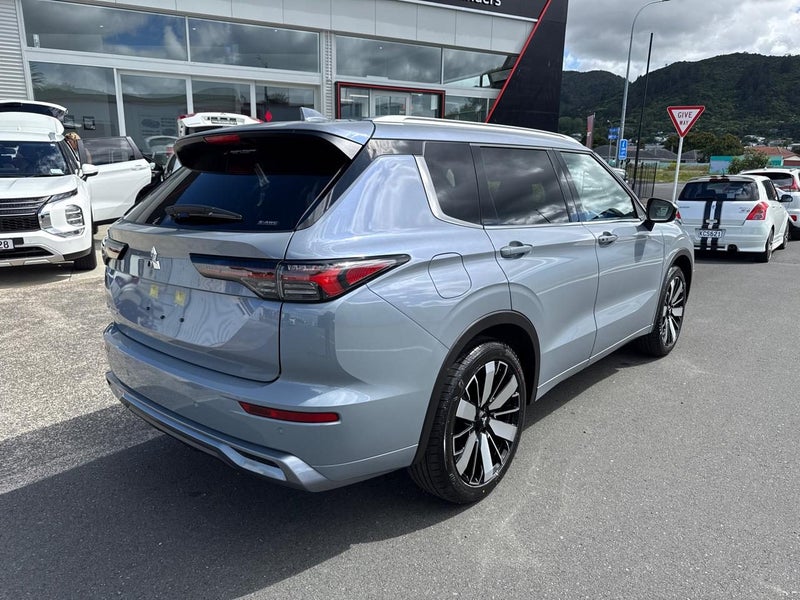 2026 Mitsubishi Outlander VRX image 4
