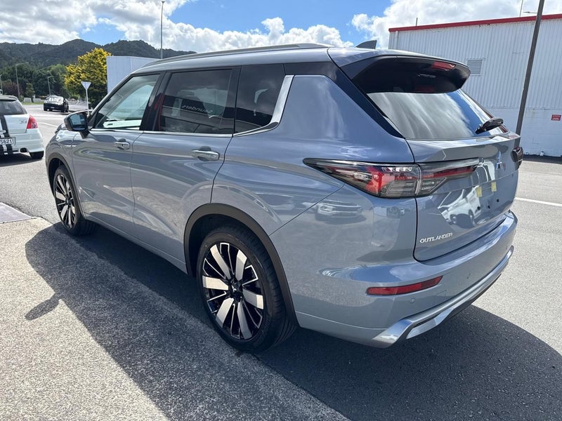 2026 Mitsubishi Outlander VRX image 5