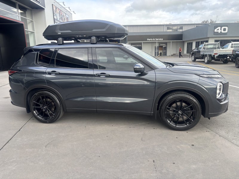 2026 Mitsubishi Outlander VRX 4WD image 2