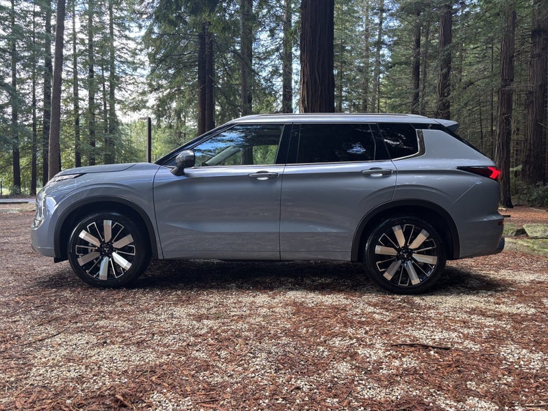 2026 Mitsubishi Outlander VRX 4WD image 4