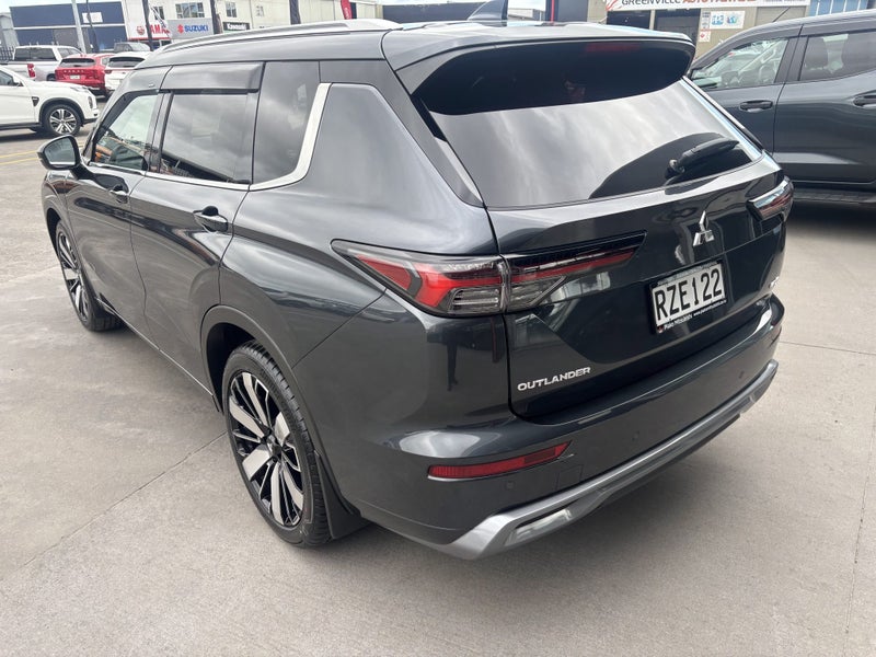 2026 Mitsubishi Outlander VRX 4WD image 5