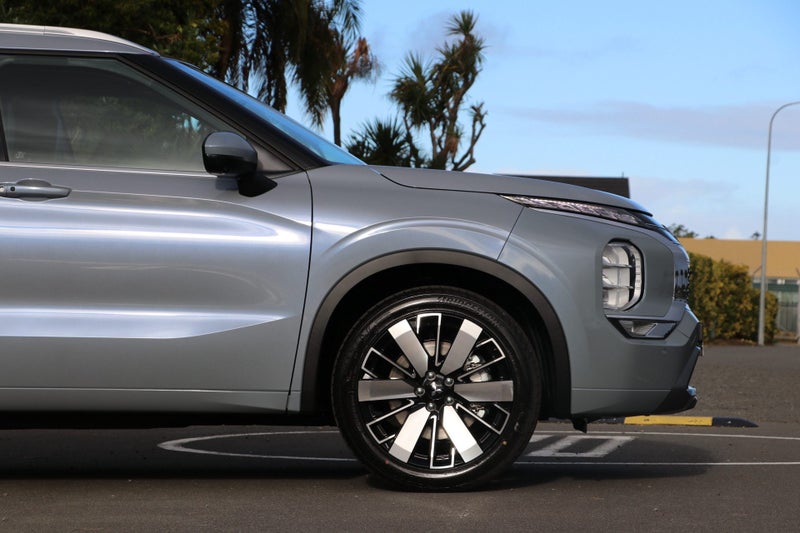 2026 Mitsubishi Outlander VRX 4WD (S-AWC) 2.5P image 4