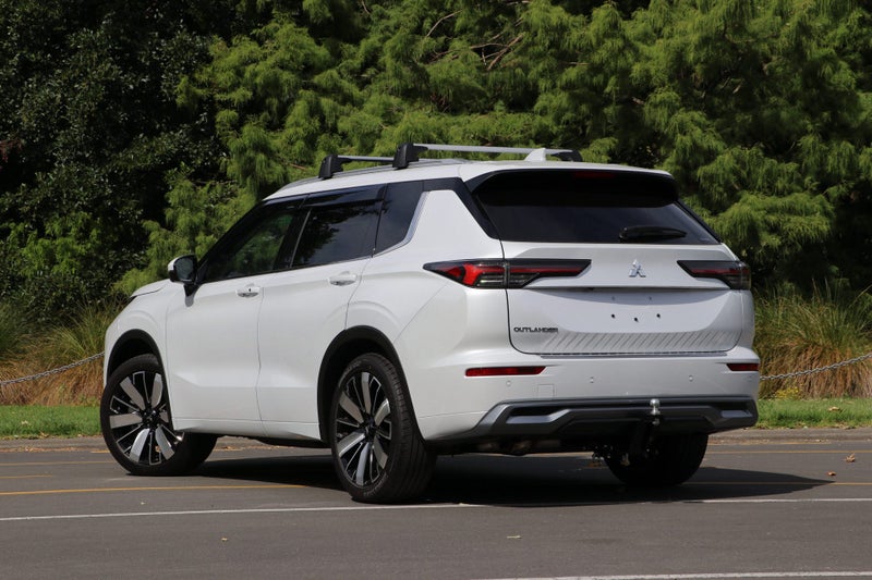 2026 Mitsubishi Outlander VRX 4WD (S-AWC) 2.5P image 2