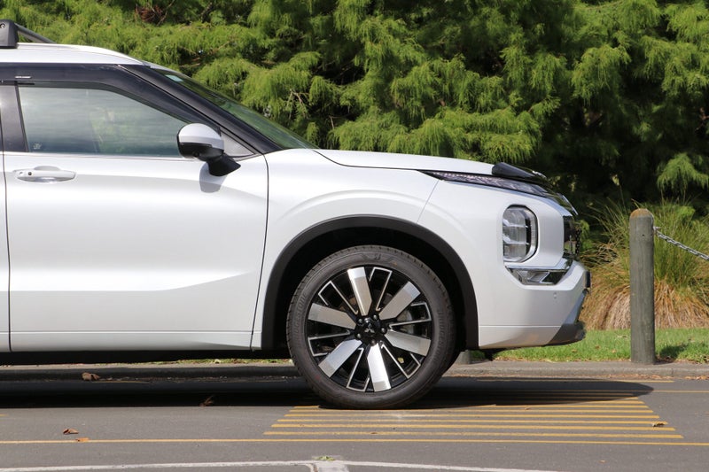 2026 Mitsubishi Outlander VRX 4WD (S-AWC) 2.5P image 4