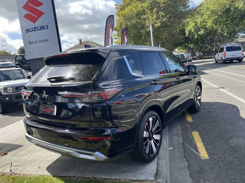 2026 Mitsubishi Outlander VRX image 5