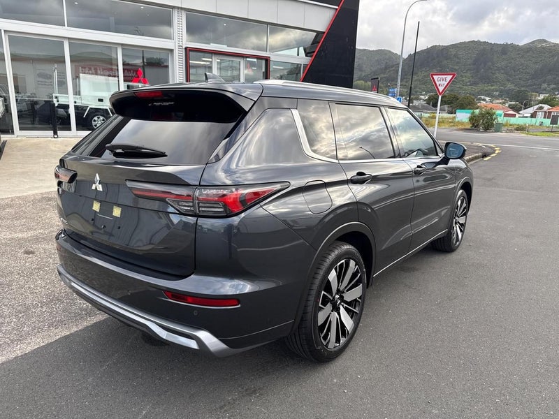 2026 Mitsubishi Outlander VRX image 4