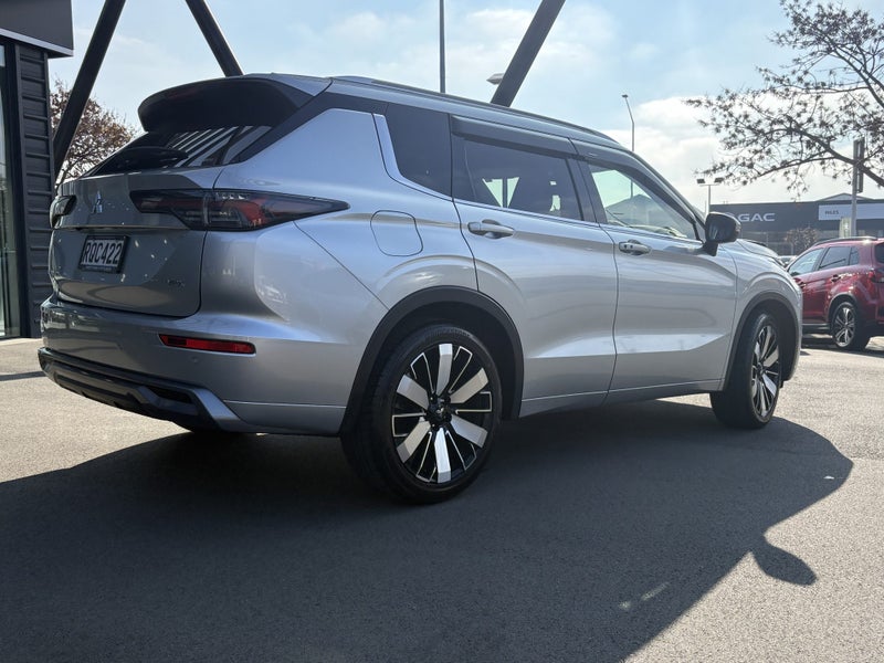 2026 Mitsubishi Outlander VRX AWD 7 seat SUV image 4