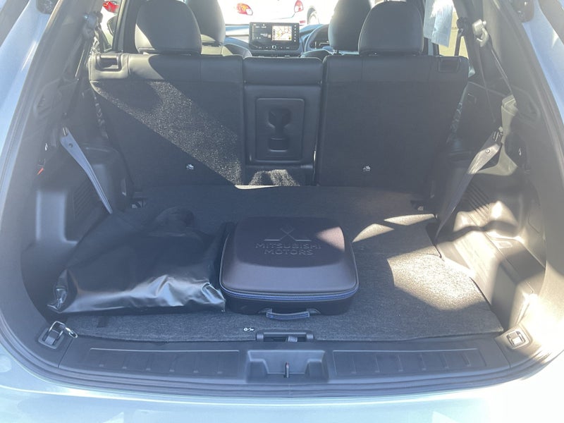 2026 Mitsubishi Outlander VRX PHEV 4WD AT image 5