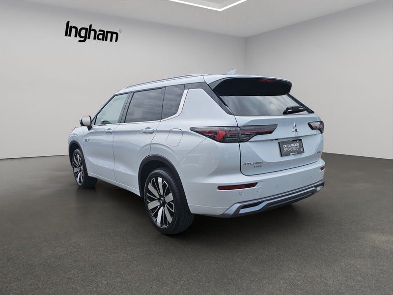 2026 Mitsubishi Outlander VRX PHEV/4WD/AT image 5