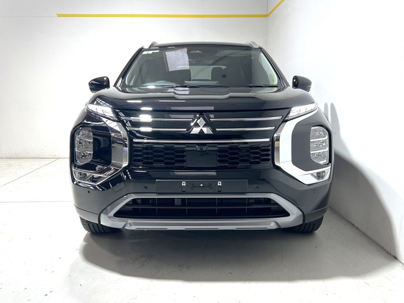 2026 Mitsubishi Outlander XLS 2.5 CVT 2WD - image 2