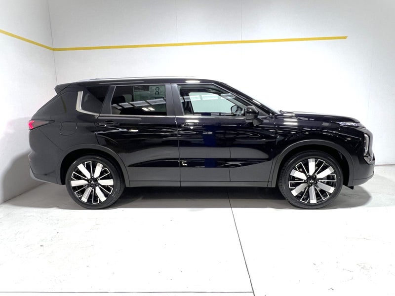 2026 Mitsubishi Outlander XLS 2.5 CVT 2WD - image 3
