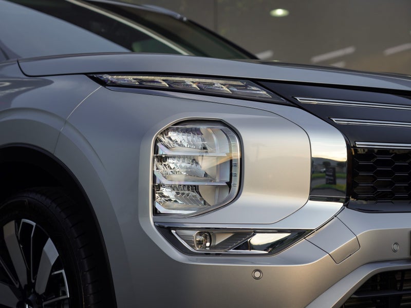 2026 Mitsubishi Outlander XLS 2.5 PETROL 2WD 7... image 5