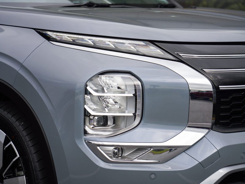 2026 Mitsubishi Outlander XLS 2.5 PETROL 4WD 7... image 5