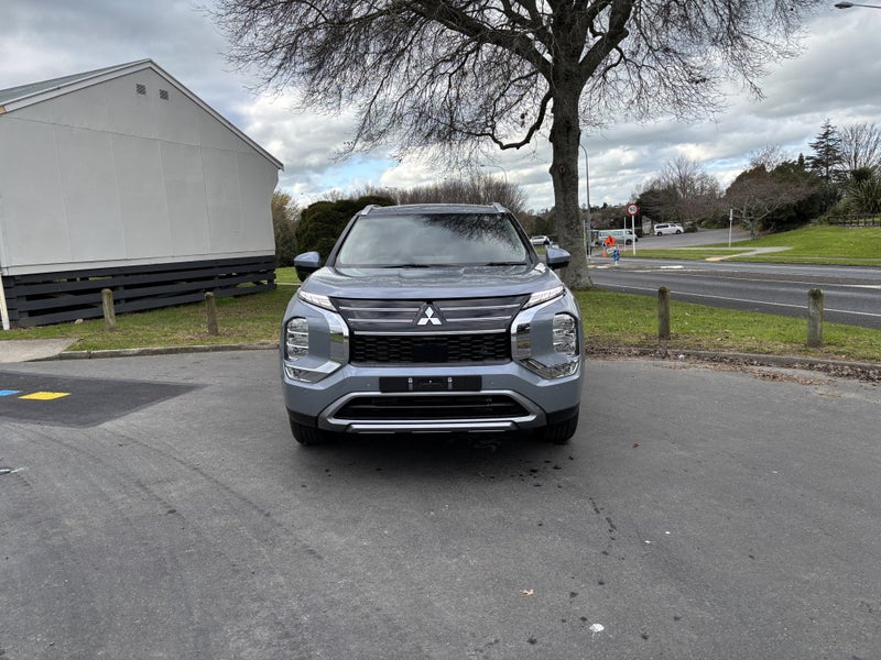 2026 Mitsubishi Outlander XLS 2.5P/CVT 2WD AUTO... image 2