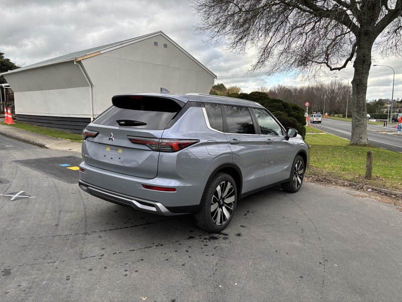 2026 Mitsubishi Outlander XLS 2.5P/CVT 2WD AUTO... image 5