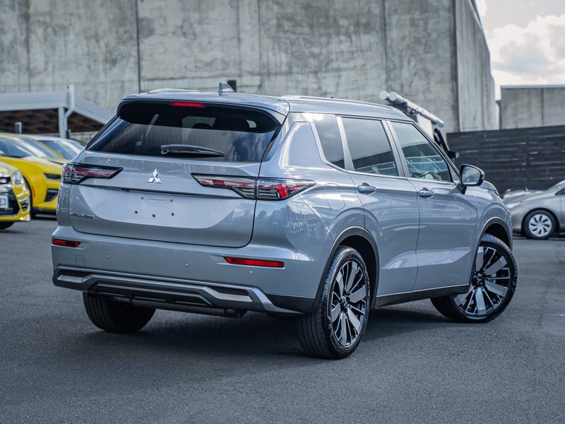 2026 Mitsubishi Outlander Xls 2.5P/Cvt image 2
