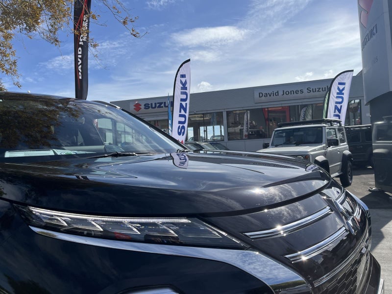 2026 Mitsubishi Outlander XLS image 2