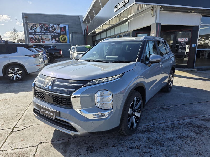 2026 Mitsubishi Outlander XLS 2WD image 3