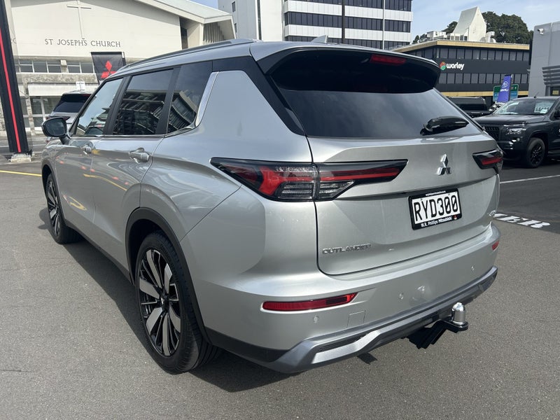 2026 Mitsubishi Outlander XLS 4WD 2.5P image 2