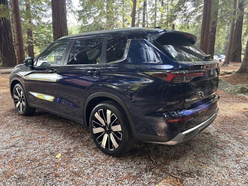 2026 Mitsubishi Outlander XLS 4WD image 5