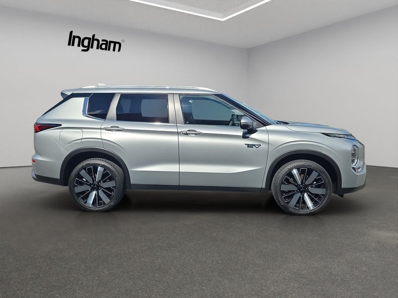 2026 Mitsubishi Outlander XLS PHEV/4WD/AT image 2