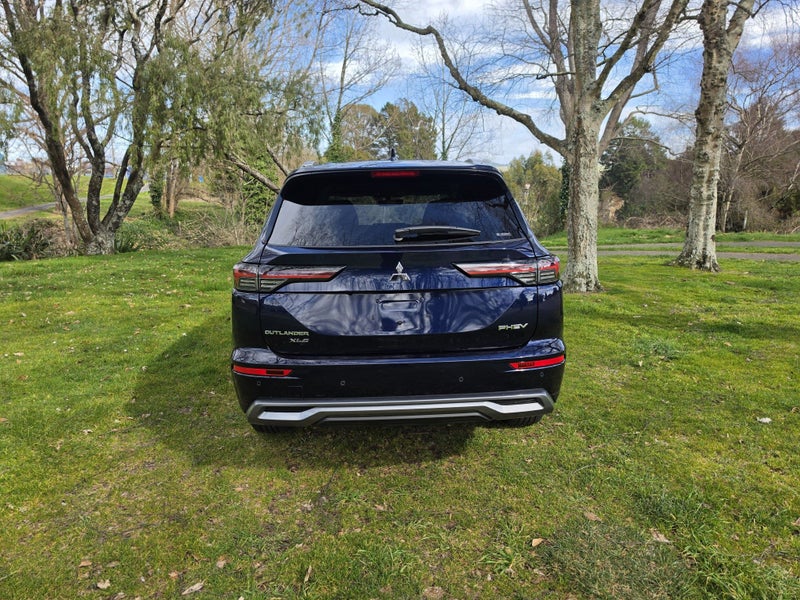 2026 Mitsubishi Outlander XLS PHEV/4WD/AT image 4