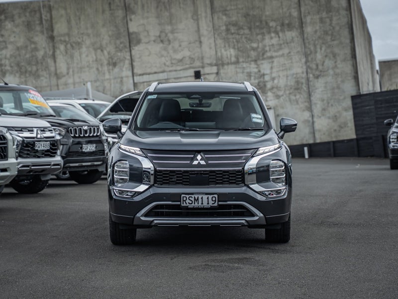 2026 Mitsubishi Outlander Xls Phev/4Wd/At image 3