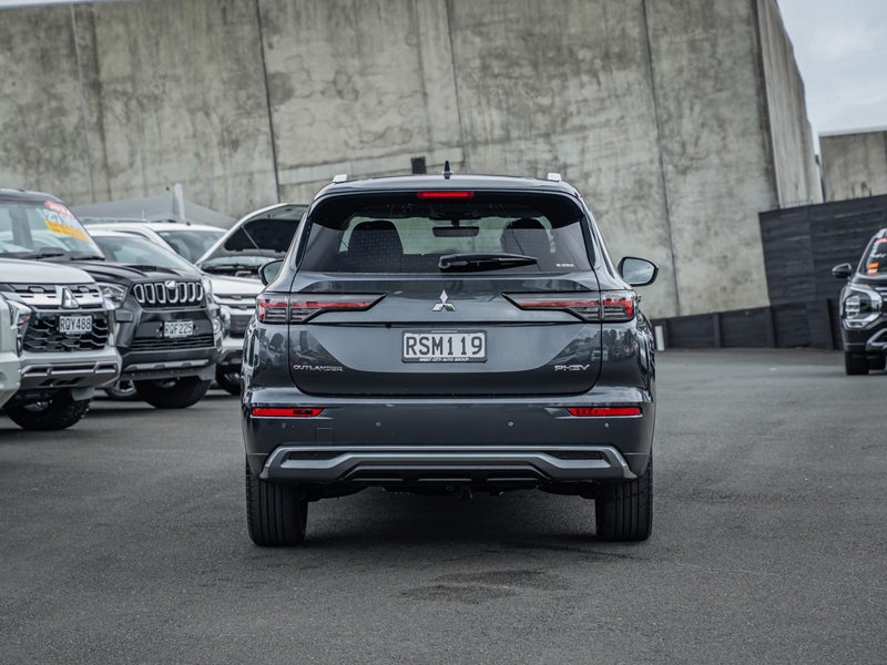 2026 Mitsubishi Outlander Xls Phev/4Wd/At image 4