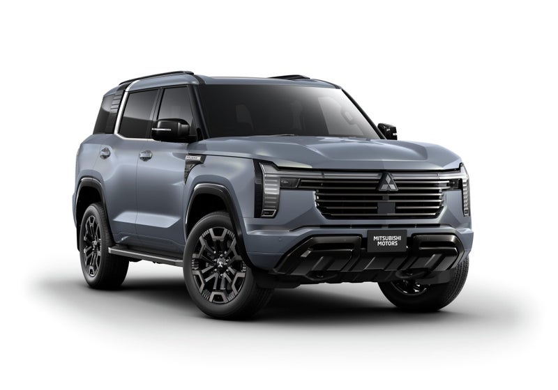 2026 Mitsubishi Pajero Exceed image 3