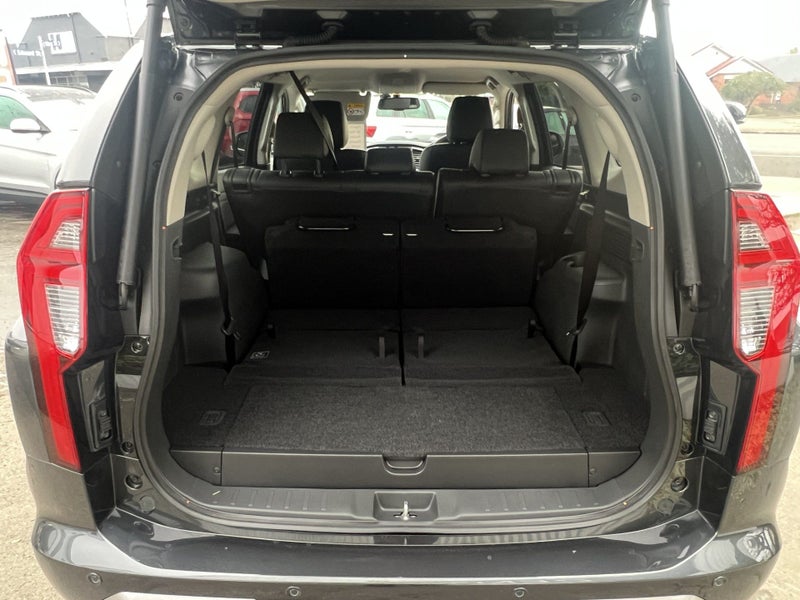 2026 Mitsubishi Pajero Sport 2.4D VRX 4WD image 5