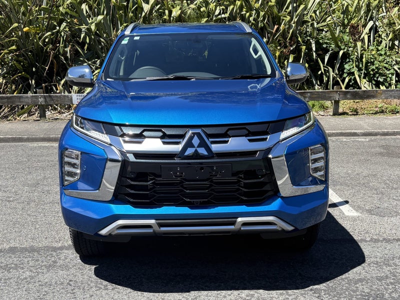 2026 Mitsubishi Pajero Sport 2.4D VRX 4WD 8AT image 3