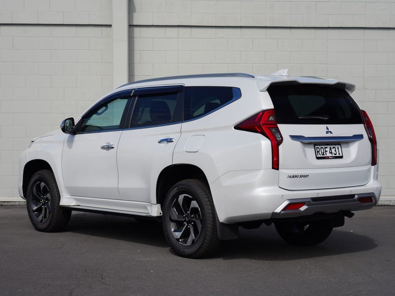 2026 Mitsubishi Pajero Sport 2.4D VRX 4WD 8AT image 2