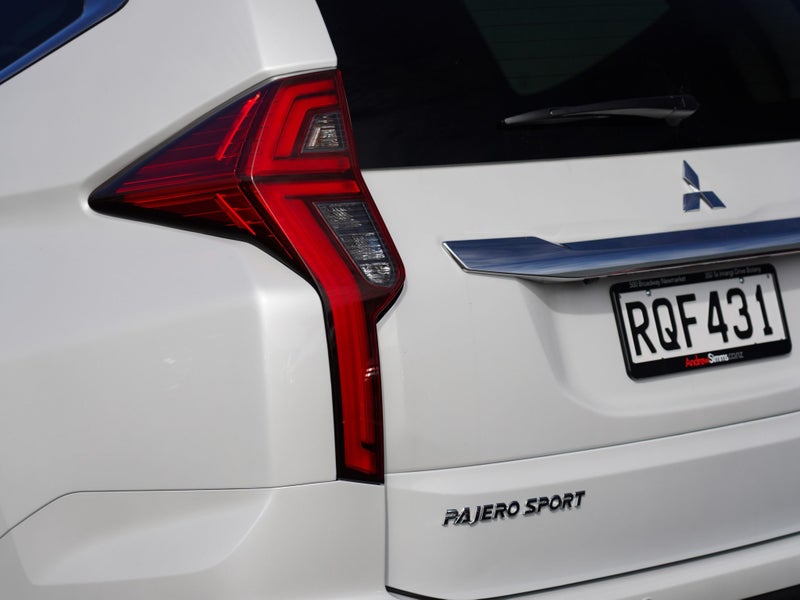 2026 Mitsubishi Pajero Sport 2.4D VRX 4WD 8AT image 5