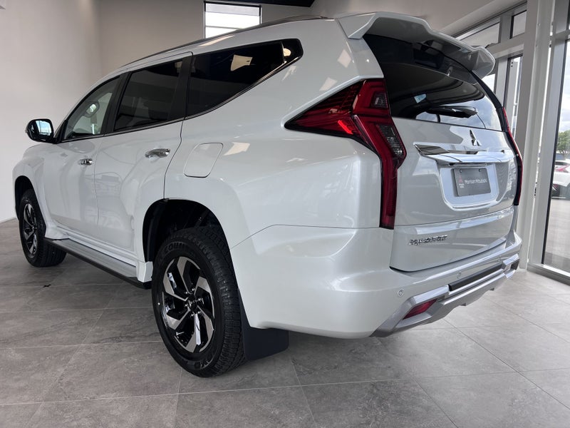 2026 Mitsubishi Pajero Sport 2.4D VRX 4WD 8AT image 5