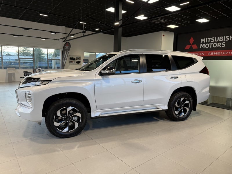 2026 Mitsubishi Pajero Sport 2.4D VRX 4WD 8AT image 2