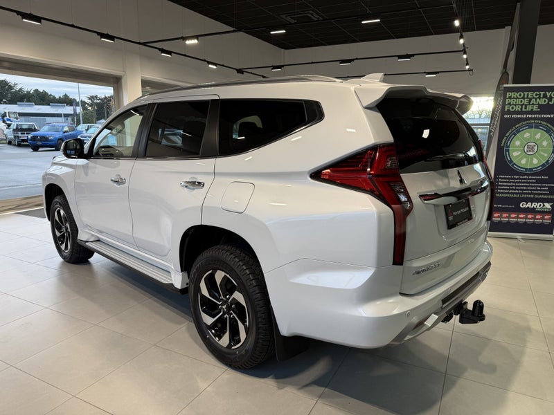 2026 Mitsubishi Pajero Sport 2.4D VRX 4WD 8AT image 4