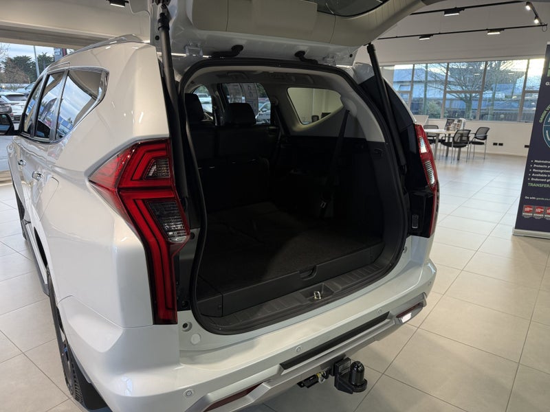 2026 Mitsubishi Pajero Sport 2.4D VRX 4WD 8AT image 5
