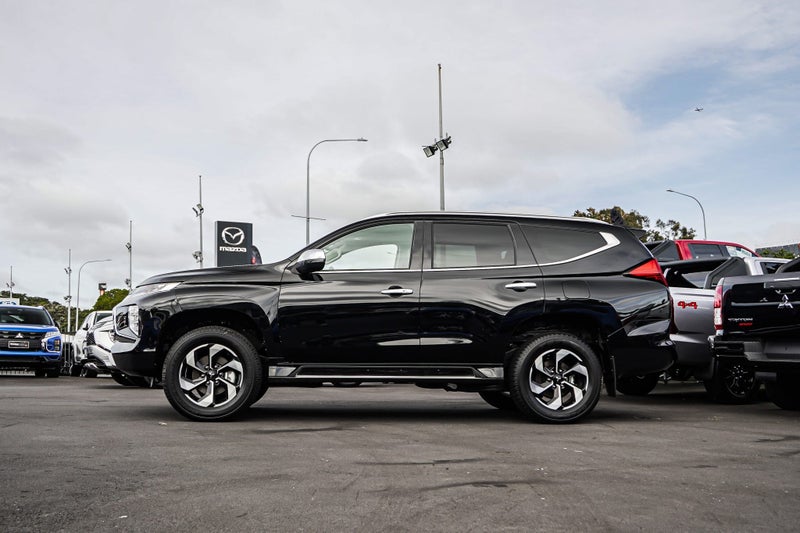 2026 Mitsubishi Pajero Sport VRX image 5