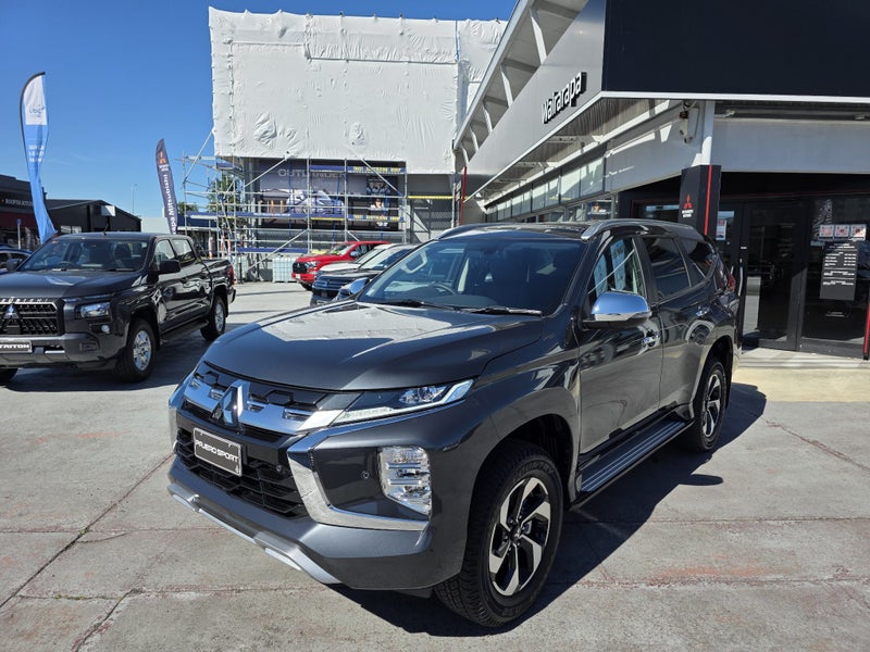 2026 Mitsubishi Pajero Sport VRX 2.4D 4WD image 3